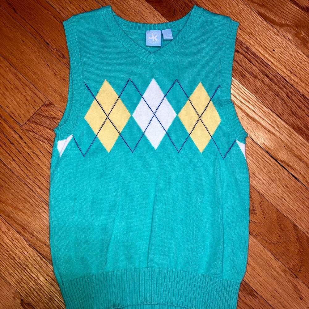 A J-Khaki Kids Size 5 argyle sleeveless sweater